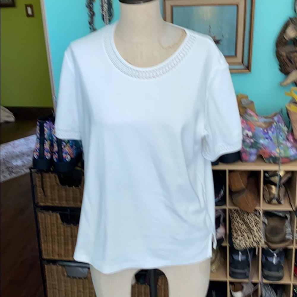 Drapers and Damon’s white skirt sleeve t shirt